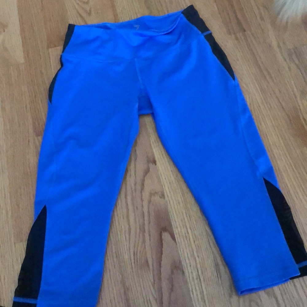Like new Ladies Capris